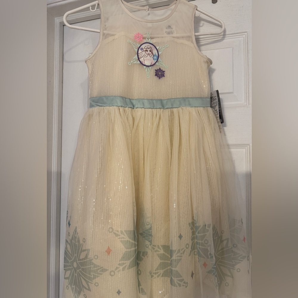 Girls “Frozen” Dress NWT Size: 7/8
